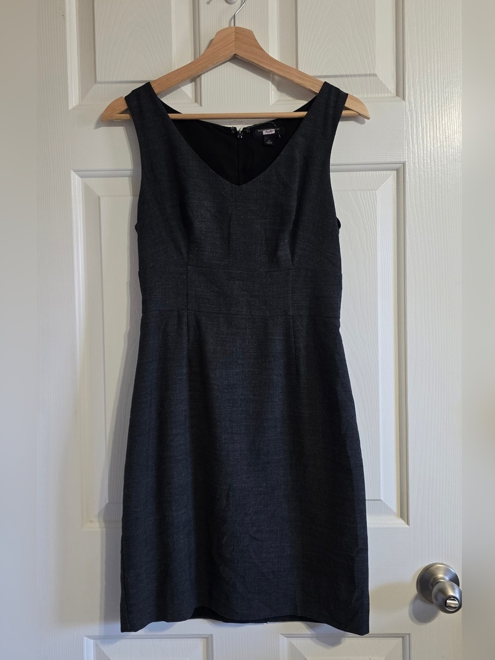Banana Republic Gray Tweed Sheath Dress V-Neck Sleeveless Lined Stretch 2P
